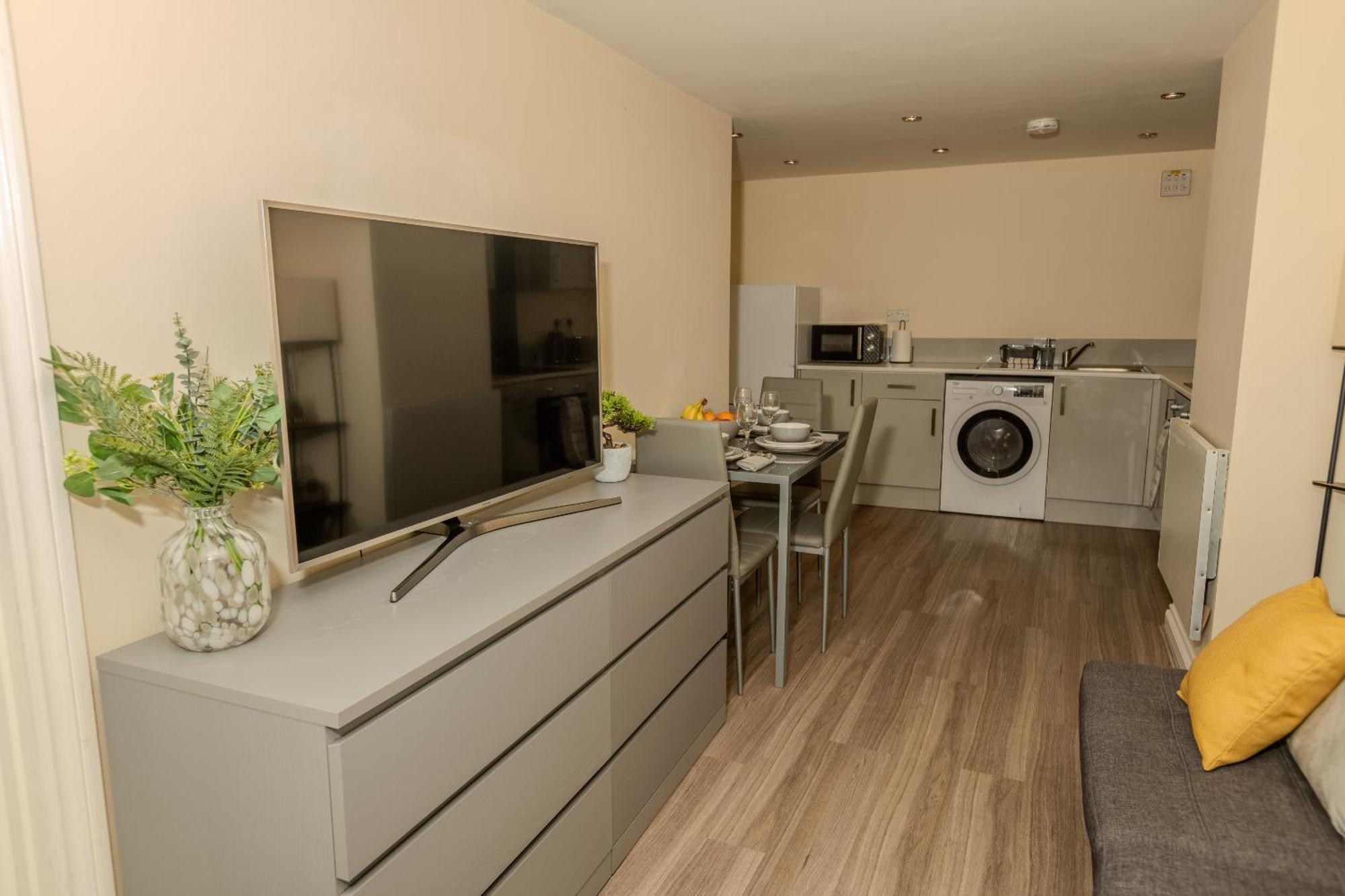 Cosy 1 Bedroom Basement Apartment With Private Patio Area Londra Exterior foto