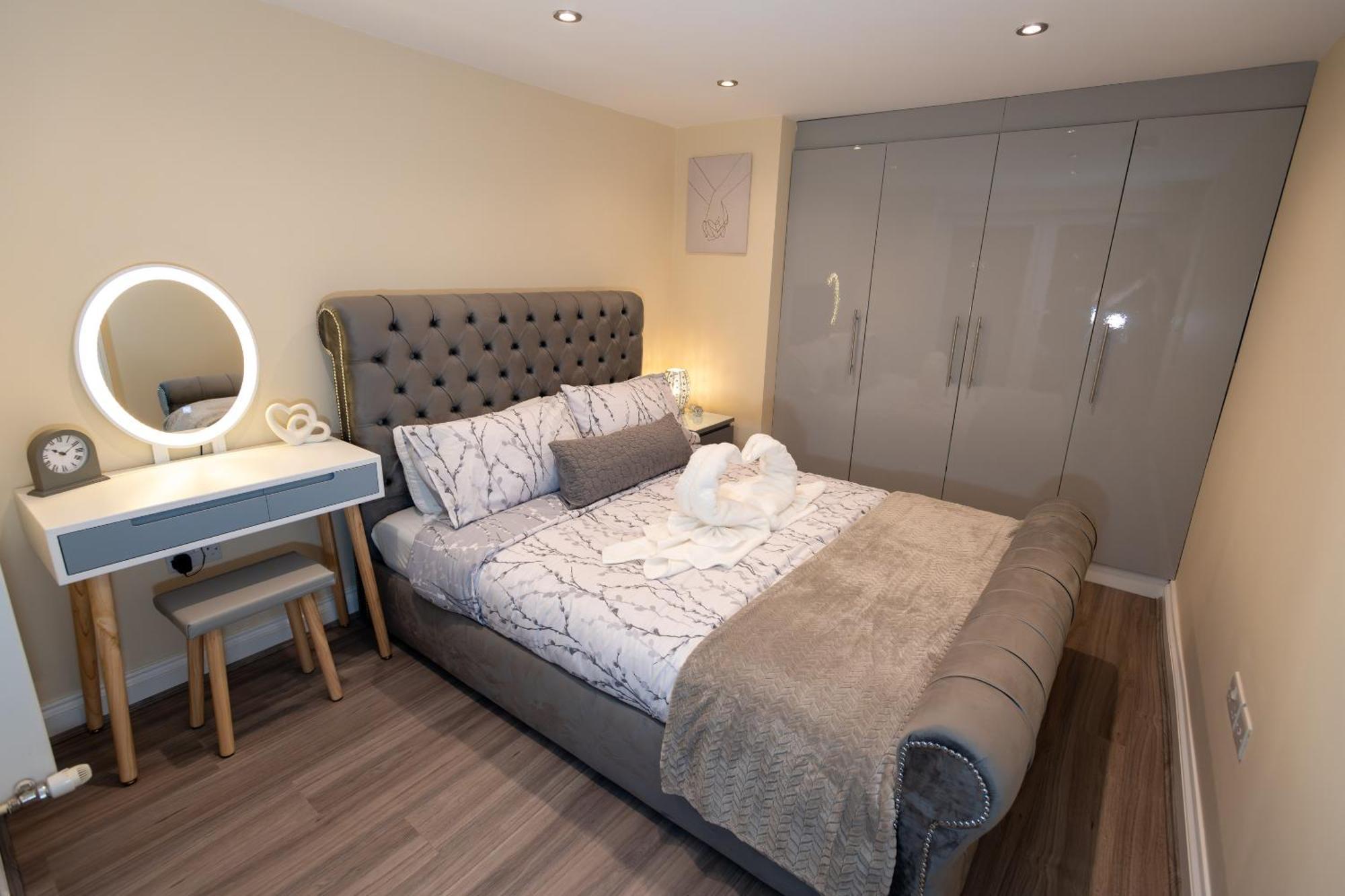 Cosy 1 Bedroom Basement Apartment With Private Patio Area Londra Exterior foto